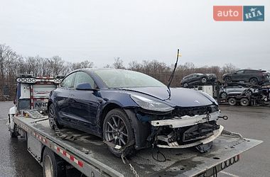 Седан Tesla Model 3 2023 в Киеве