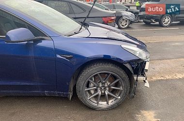 Седан Tesla Model 3 2023 в Киеве