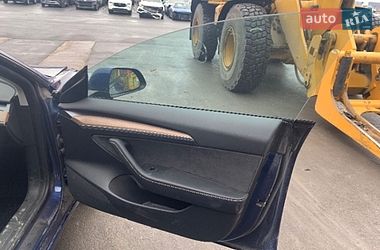 Седан Tesla Model 3 2023 в Киеве