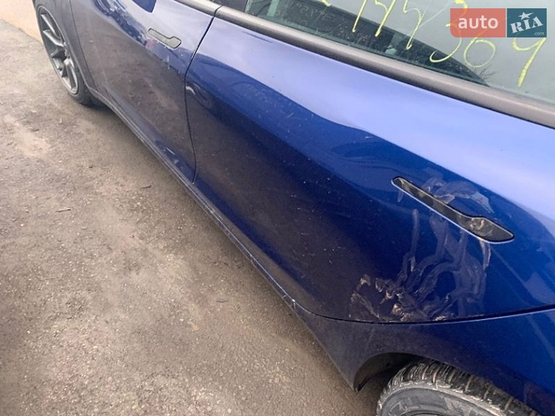 Седан Tesla Model 3 2023 в Киеве