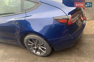 Седан Tesla Model 3 2023 в Киеве