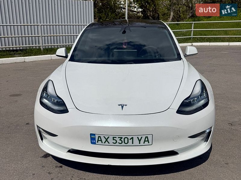 Tesla Model 3 2019