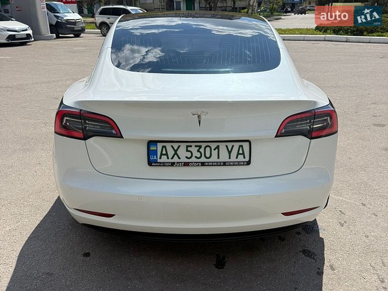 Седан Tesla Model 3 2019 в Харкові
