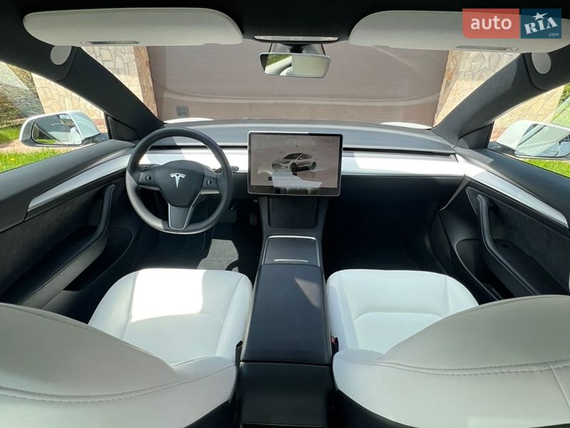 Седан Tesla Model 3 2023 в Києві