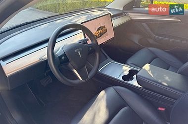 Седан Tesla Model 3 2022 в Ровно