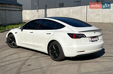 Седан Tesla Model 3 2019 в Киеве