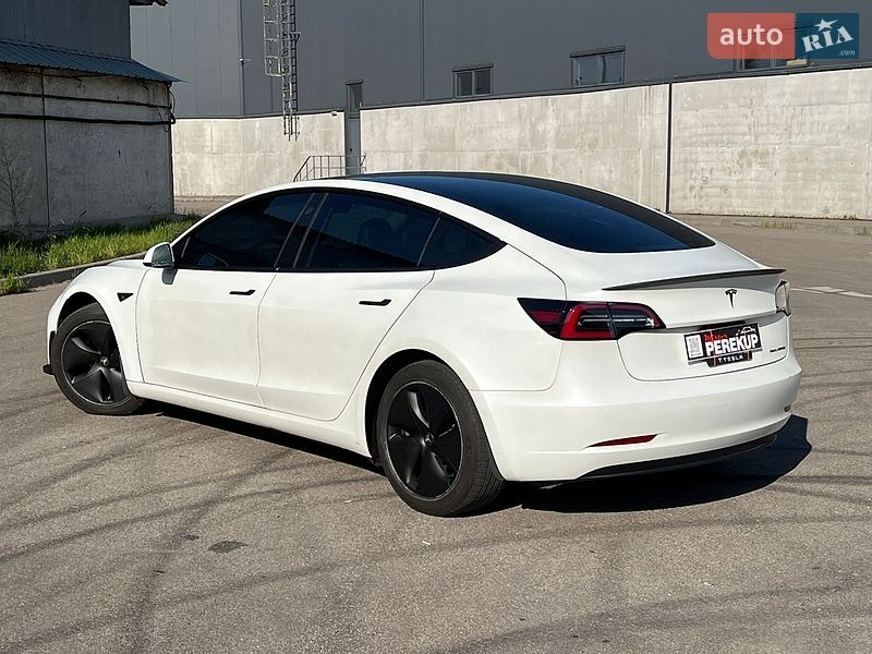 Седан Tesla Model 3 2019 в Киеве