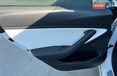 Седан Tesla Model 3 2019 в Киеве