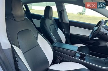 Седан Tesla Model 3 2019 в Киеве
