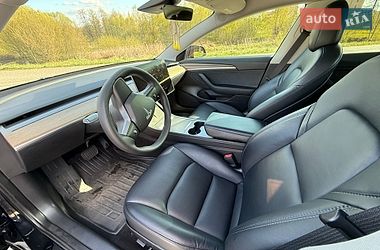 Седан Tesla Model 3 2022 в Львове