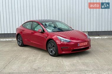 Седан Tesla Model 3 2023 в Черновцах