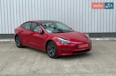 Седан Tesla Model 3 2023 в Черновцах