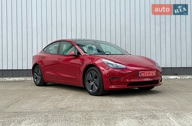 Седан Tesla Model 3 2023 в Черновцах