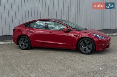 Седан Tesla Model 3 2023 в Черновцах