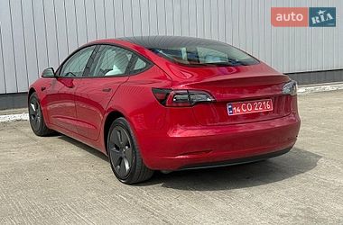 Седан Tesla Model 3 2023 в Черновцах