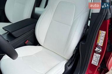 Седан Tesla Model 3 2023 в Черновцах