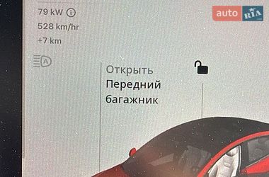 Седан Tesla Model 3 2023 в Чернівцях