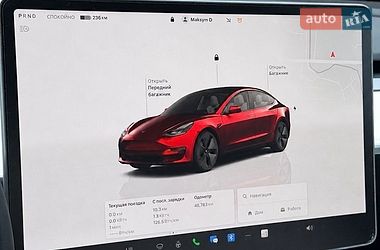 Седан Tesla Model 3 2023 в Чернівцях
