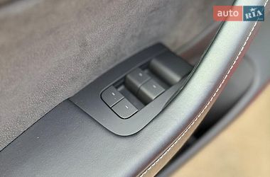 Седан Tesla Model 3 2023 в Чернівцях