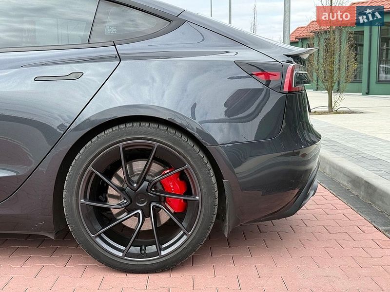Седан Tesla Model 3 2024 в Ірпені