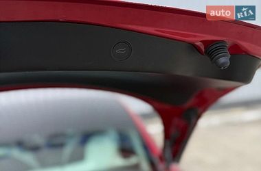 Седан Tesla Model 3 2023 в Черновцах