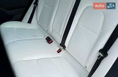 Седан Tesla Model 3 2023 в Черновцах