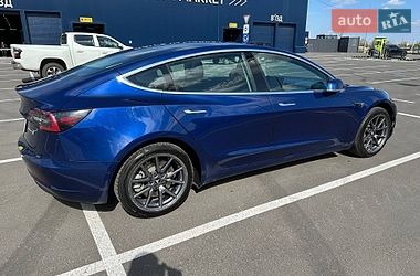 Седан Tesla Model 3 2020 в Чернигове