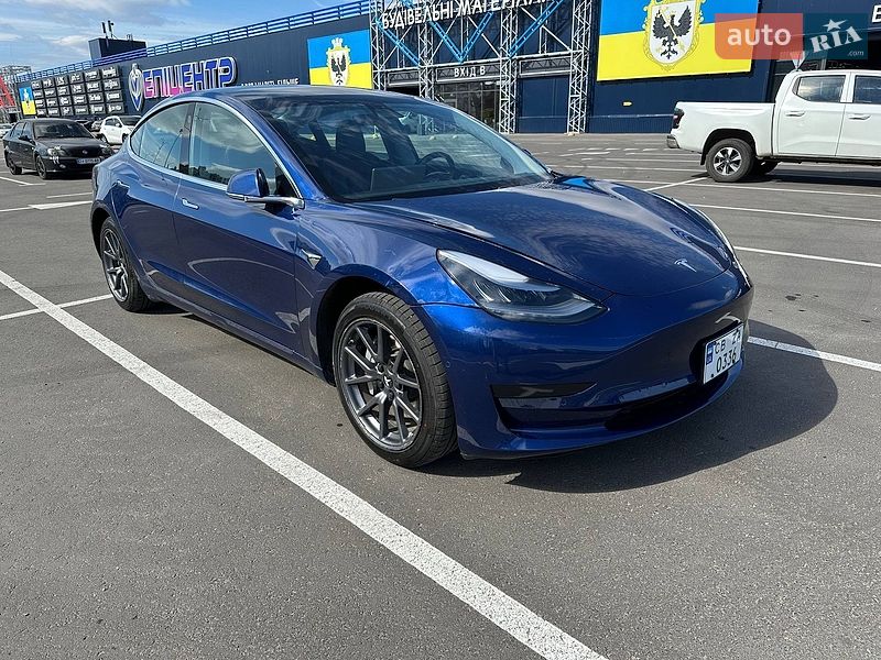 Седан Tesla Model 3 2020 в Чернигове