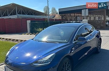 Седан Tesla Model 3 2020 в Киеве