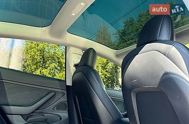 Седан Tesla Model 3 2020 в Киеве