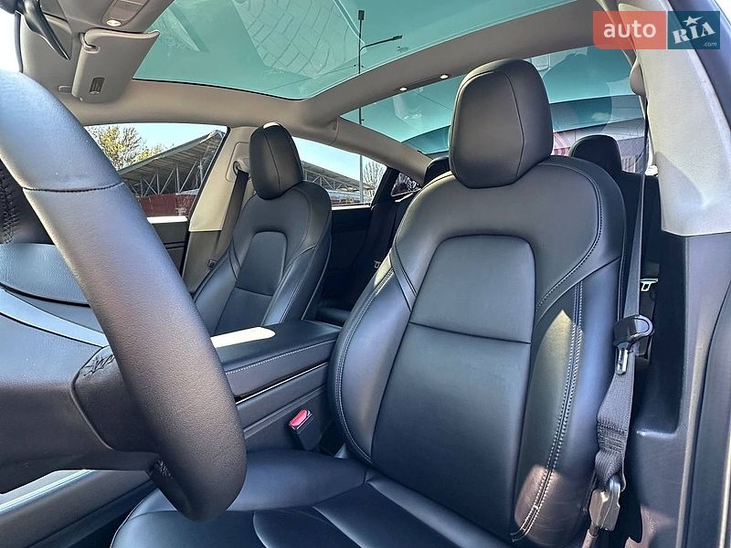 Седан Tesla Model 3 2020 в Киеве