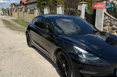 Седан Tesla Model 3 2023 в Львове