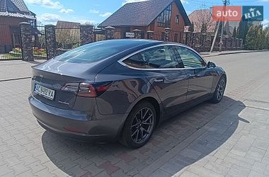 Седан Tesla Model 3 2018 в Луцке
