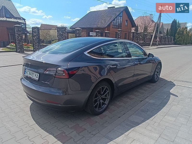 Седан Tesla Model 3 2018 в Луцке