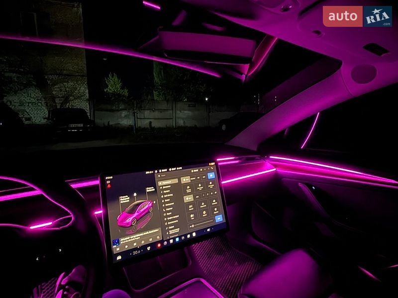 Седан Tesla Model 3 2022 в Кропивницком