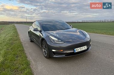 Седан Tesla Model 3 2022 в Києві