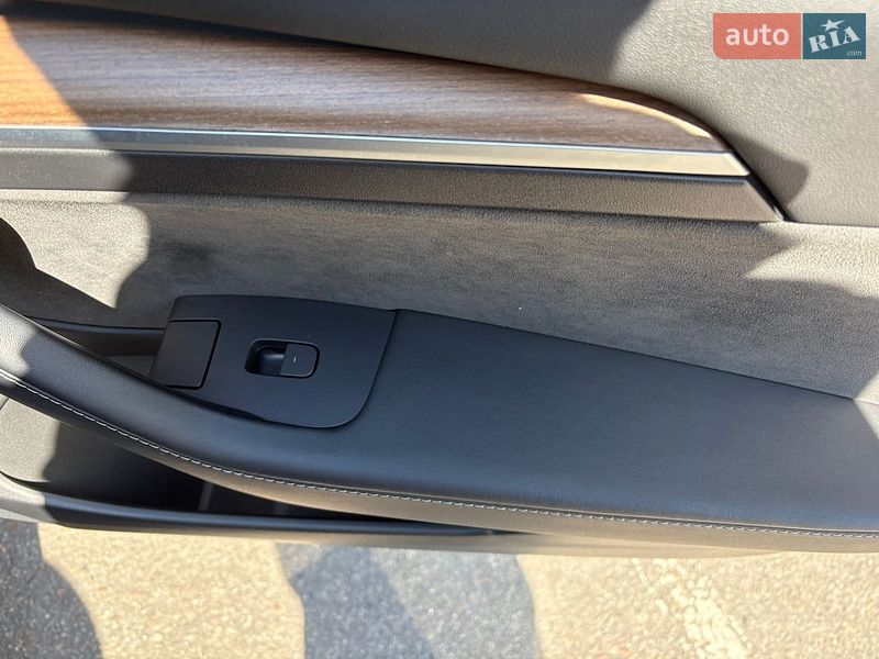 Седан Tesla Model 3 2022 в Кропивницком