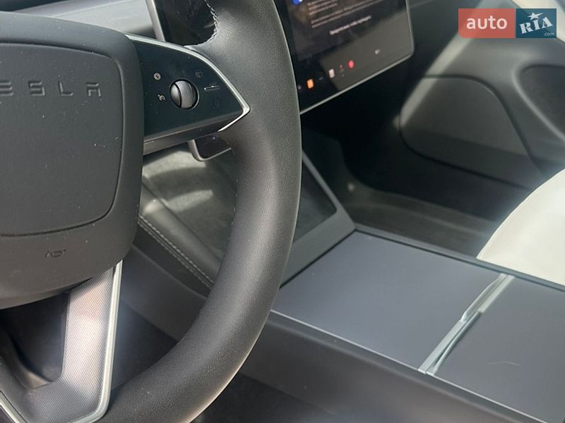Седан Tesla Model 3 2025 в Харкові
