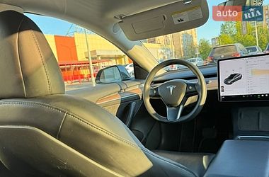 Седан Tesla Model 3 2022 в Львове
