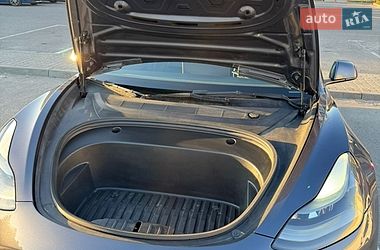 Седан Tesla Model 3 2022 в Львове