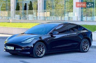 Седан Tesla Model 3 2019 в Дніпрі