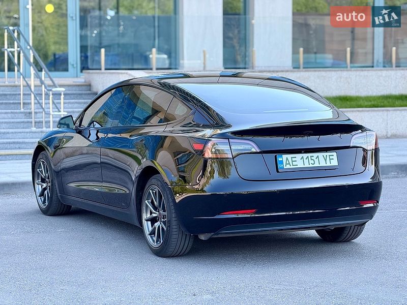 Седан Tesla Model 3 2019 в Дніпрі