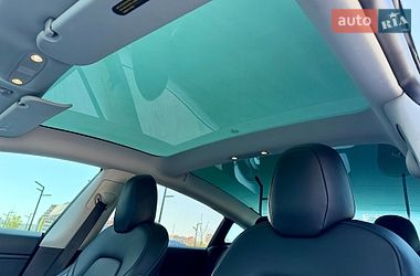 Седан Tesla Model 3 2019 в Дніпрі