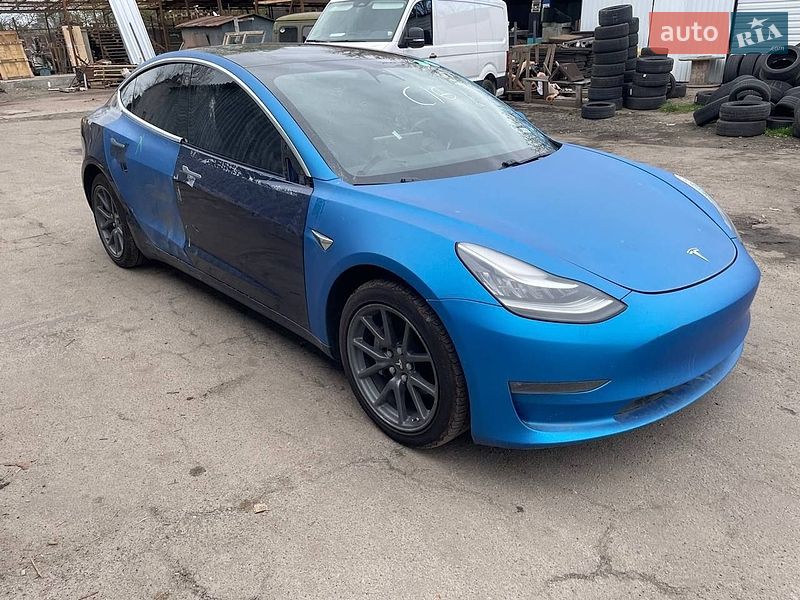 Седан Tesla Model 3 2018 в Киеве