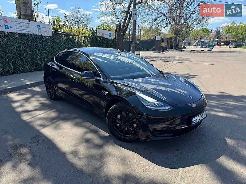 Седан Tesla Model 3 2019 в Одессе