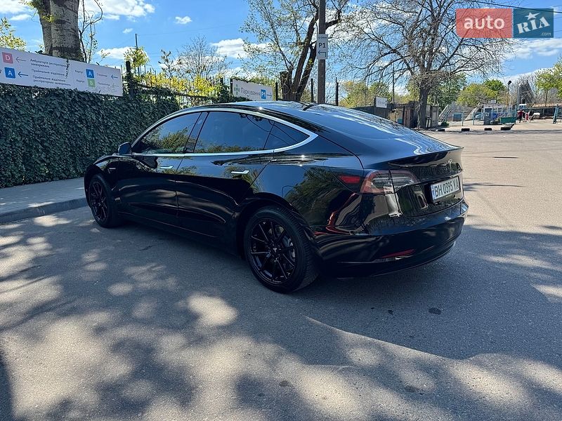 Седан Tesla Model 3 2019 в Одессе
