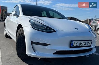 Седан Tesla Model 3 2019 в Луцьку