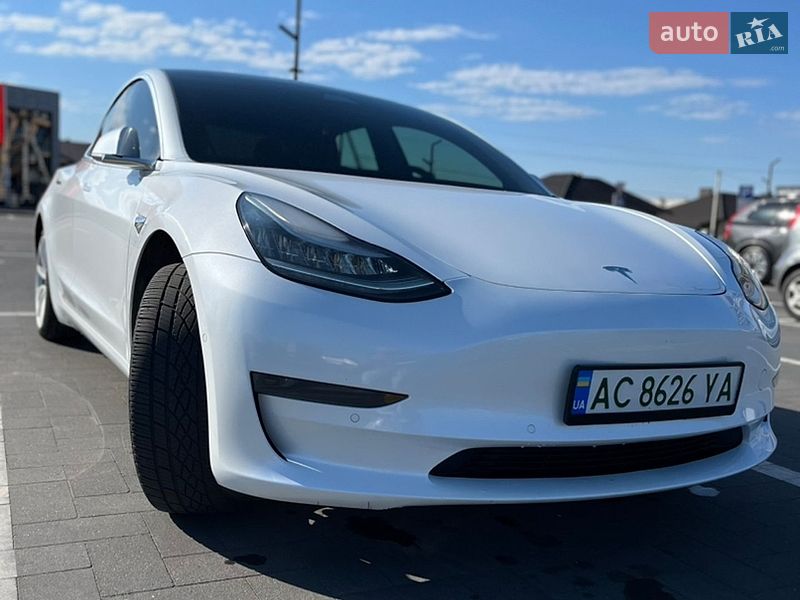 Седан Tesla Model 3 2019 в Луцьку
