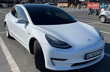 Седан Tesla Model 3 2019 в Луцьку