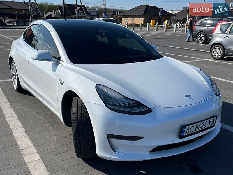 Седан Tesla Model 3 2019 в Луцьку